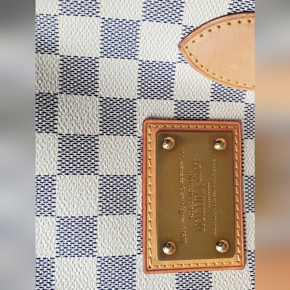 LV Hampstead Tote - Picture 6 of 17